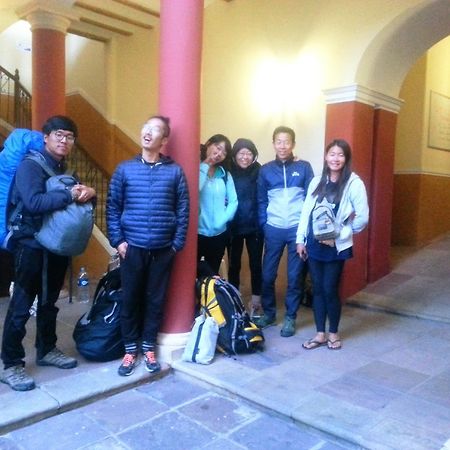 Villa Oropeza Hostel Sucre Bagian luar foto