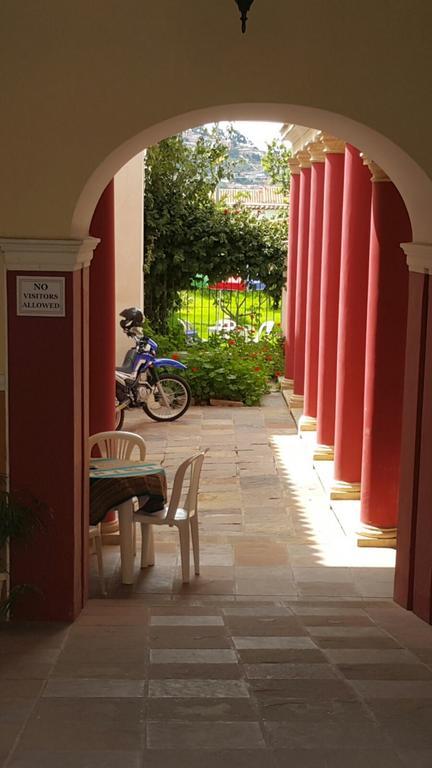 Villa Oropeza Hostel Sucre Bagian luar foto